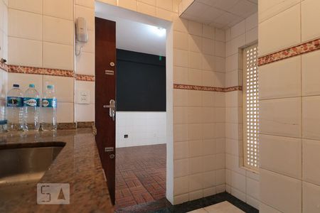 Cozinha  de apartamento à venda com 2 quartos, 58m² em Centro, Belo Horizonte