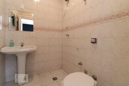 Banheiro  de apartamento à venda com 2 quartos, 58m² em Centro, Belo Horizonte