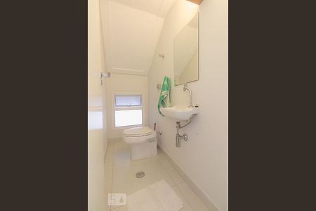 Lavabo de casa para alugar com 4 quartos, 195m² em Vila Guarani (z Sul), São Paulo