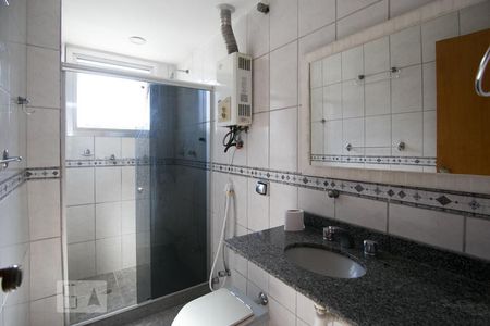 Banheiro  de apartamento à venda com 2 quartos, 75m² em Vila Isabel, Rio de Janeiro
