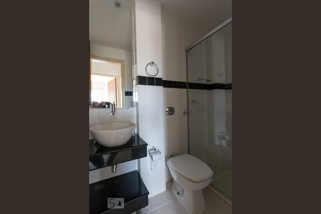 Banheiro de apartamento para alugar com 1 quarto, 40m² em Santana, Porto Alegre