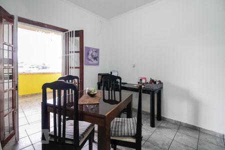 Casa à venda com 200m², 2 quartos e 3 vagas Casa à venda com 200m², 2 quartos e 3 vagasCozinha