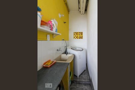 Casa à venda com 200m², 2 quartos e 3 vagas Casa à venda com 200m², 2 quartos e 3 vagasÁrea de Serviço