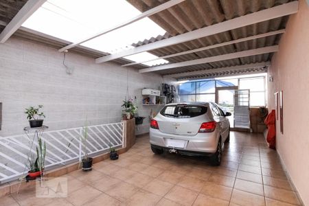 Casa à venda com 200m², 2 quartos e 3 vagas Casa à venda com 200m², 2 quartos e 3 vagasGaragem