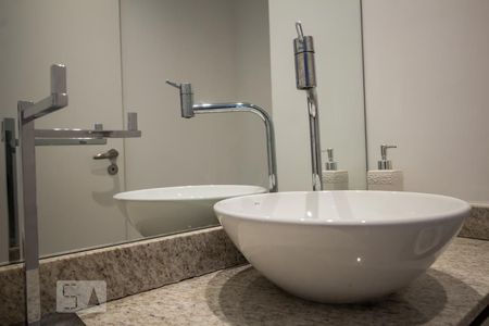 Lavabo detalhe de apartamento à venda com 1 quarto, 95m² em Pinheiros, São Paulo