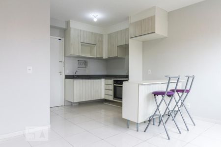 Sala com Vista para Cozinha de kitnet/studio para alugar com 1 quarto, 27m² em Tatuapé, São Paulo