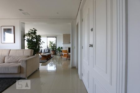 sala de apartamento para alugar com 3 quartos, 185m² em Vila Suzana, São Paulo