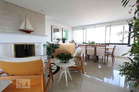 sala de apartamento para alugar com 3 quartos, 185m² em Vila Suzana, São Paulo