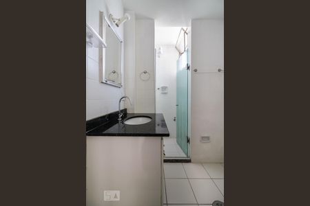 Banheiro de apartamento para alugar com 2 quartos, 65m² em Butantã, São Paulo