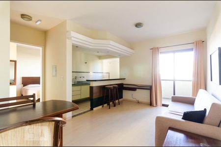 Sala de apartamento para alugar com 1 quarto, 50m² em Cambuí, Campinas