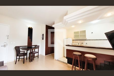 Sala de apartamento para alugar com 1 quarto, 50m² em Cambuí, Campinas