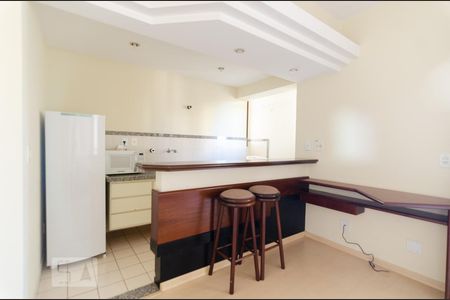 Sala de apartamento para alugar com 1 quarto, 50m² em Cambuí, Campinas