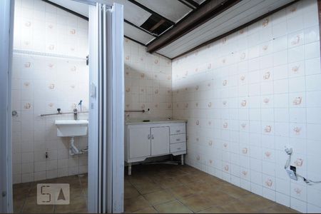 Cozinha de casa para alugar com 2 quartos, 80m² em Santo Antônio, Porto Alegre