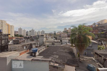 Vista quarto 1 de casa para alugar com 2 quartos, 75m² em Vila Caraguatá, São Paulo