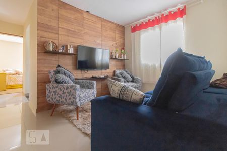 Sala de casa para alugar com 2 quartos, 75m² em Vila Caraguatá, São Paulo