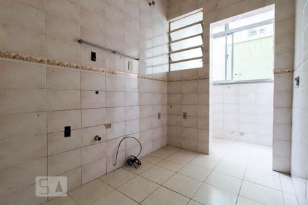 Cozinha de apartamento à venda com 2 quartos, 62m² em Medianeira, Porto Alegre