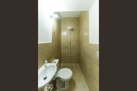 Banheiro de kitnet/studio para alugar com 1 quarto, 20m² em Planalto, São Bernardo do Campo