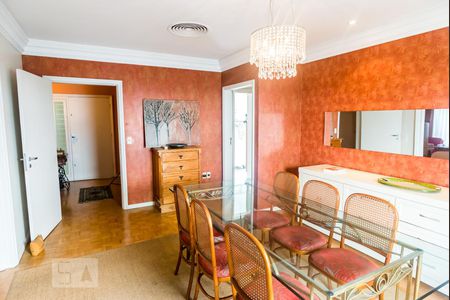 Sala de apartamento à venda com 3 quartos, 200m² em Moinhos de Vento, Porto Alegre