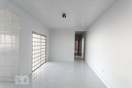 Sala de casa para alugar com 2 quartos, 370m² em Village Veneza, Goiânia