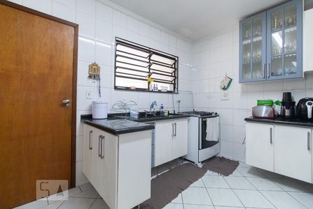 Casa de condomínio à venda com 280m², 4 quartos e 6 vagas Casa de condomínio à venda com 280m², 4 quartos e 6 vagasCozinha