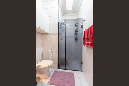 Casa de condomínio à venda com 280m², 4 quartos e 6 vagas Casa de condomínio à venda com 280m², 4 quartos e 6 vagasBanheiro do quarto 4