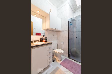 Casa de condomínio à venda com 280m², 4 quartos e 6 vagas Casa de condomínio à venda com 280m², 4 quartos e 6 vagasBanheiro do quarto 4