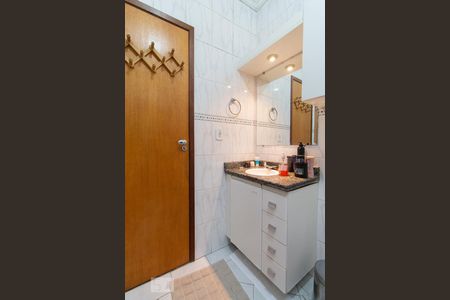 Casa de condomínio à venda com 280m², 4 quartos e 6 vagas Casa de condomínio à venda com 280m², 4 quartos e 6 vagasBanheiro do quarto 4