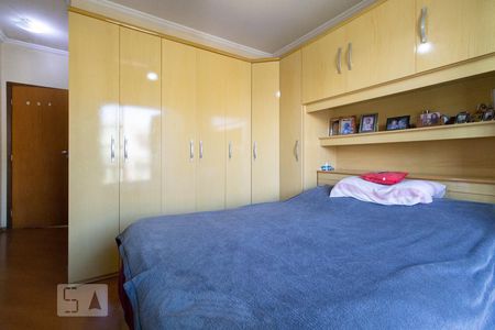 Casa de condomínio à venda com 280m², 4 quartos e 6 vagas Casa de condomínio à venda com 280m², 4 quartos e 6 vagasQuarto 4