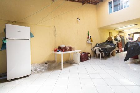 Casa de condomínio à venda com 280m², 4 quartos e 6 vagas Casa de condomínio à venda com 280m², 4 quartos e 6 vagasÁrea