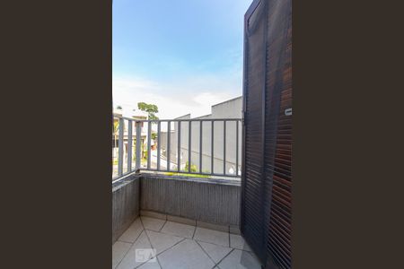 Casa de condomínio à venda com 280m², 4 quartos e 6 vagas Casa de condomínio à venda com 280m², 4 quartos e 6 vagasVaranda do quarto 4