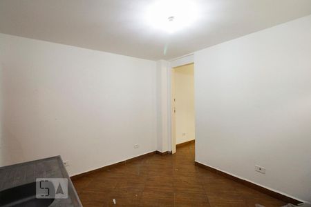 Sala/Cozinha de kitnet/studio para alugar com 1 quarto, 25m² em Quarta Parada, São Paulo