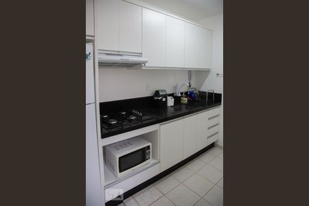 Cozinha de apartamento para alugar com 3 quartos, 60m² em Centro, Florianópolis