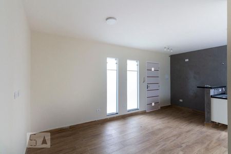 Sala / Quarto de kitnet/studio para alugar com 1 quarto, 32m² em Mirandópolis, São Paulo