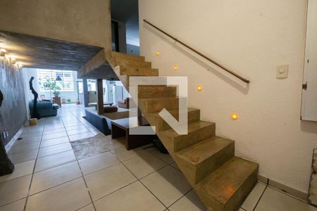 Escada de casa à venda com 1 quarto, 176m² em Bela Vista, São Paulo