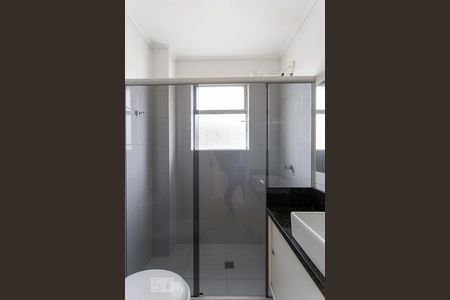 Banheiro de apartamento para alugar com 2 quartos, 110m² em Jardim Botânico, Porto Alegre