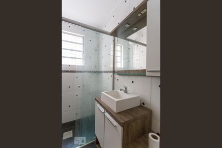 Banheiro de apartamento à venda com 2 quartos, 54m² em Tristeza, Porto Alegre