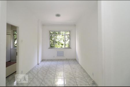 Sala. de apartamento para alugar com 1 quarto, 60m² em Copacabana, Rio de Janeiro