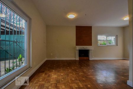 Sala de casa à venda com 3 quartos, 140m² em Santo Amaro, São Paulo