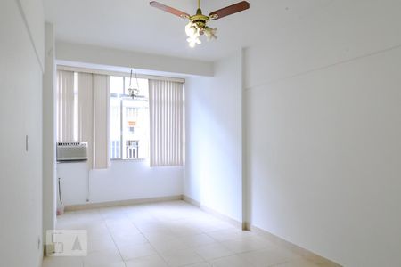 Ambiente Principal de kitnet/studio para alugar com 1 quarto, 35m² em Centro, Rio de Janeiro