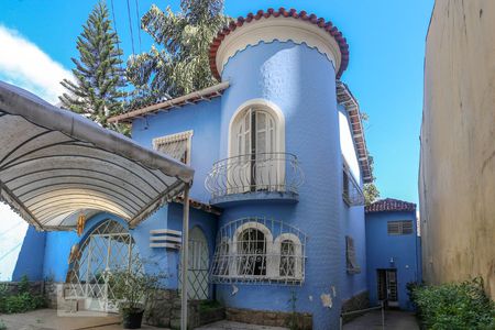 Frente da Casa de casa à venda com 6 quartos, 200m² em Morro dos Ingleses, São Paulo