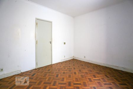 Sala 2 de casa à venda com 6 quartos, 200m² em Morro dos Ingleses, São Paulo