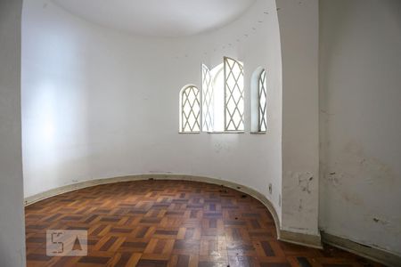 Sala 2 de casa à venda com 6 quartos, 200m² em Morro dos Ingleses, São Paulo