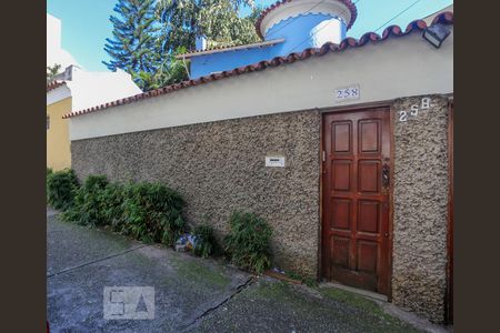 Fachada da Casa de casa à venda com 6 quartos, 200m² em Morro dos Ingleses, São Paulo