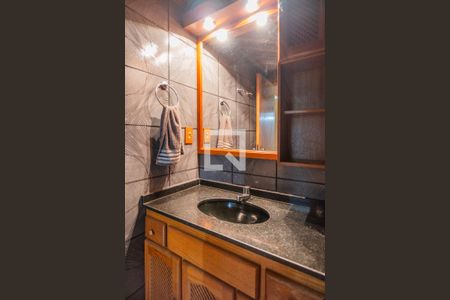 Banheiro de apartamento para alugar com 1 quarto, 42m² em Cristal, Porto Alegre