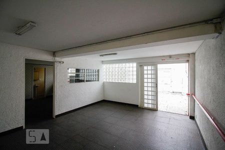 Piso Inferior de casa para alugar com 8 quartos, 320m² em Vila Ida, São Paulo