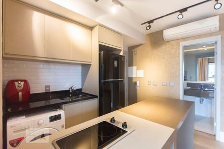 Cozinha de apartamento para alugar com 1 quarto, 50m² em Vila Olímpia, São Paulo