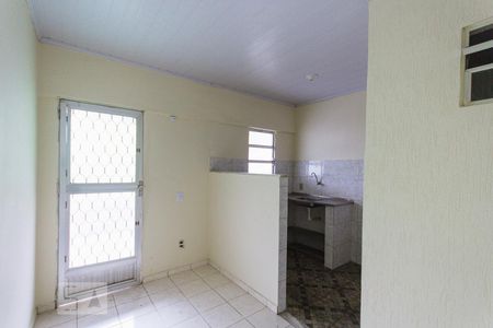 Sala de kitnet/studio para alugar com 1 quarto, 35m² em Curicica, Rio de Janeiro