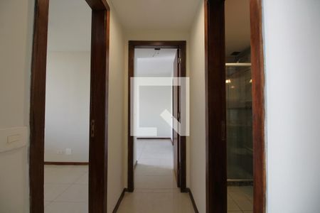 Corredor  de apartamento para alugar com 2 quartos, 80m² em Jacarepaguá, Rio de Janeiro