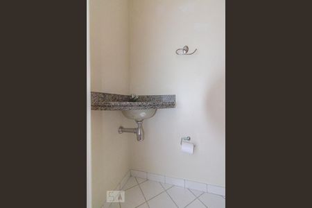 Lavabo de apartamento para alugar com 1 quarto, 45m² em Mirandópolis, São Paulo