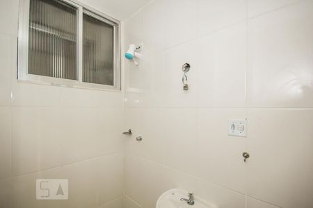 Banheiro de kitnet/studio à venda com 1 quarto, 38m² em Copacabana, Rio de Janeiro